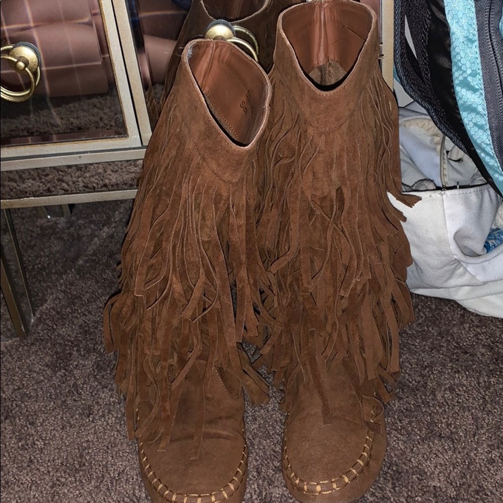 Fringe boots